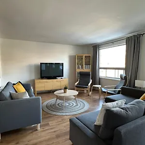 Apartment 881 Familial 